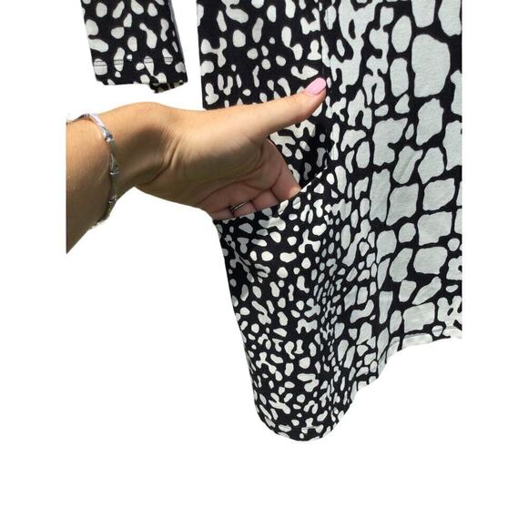 J.McLaughlin Womens Catalina Cloth Tunic Top S Black White Animal Print Beachy - Picture 5 of 10